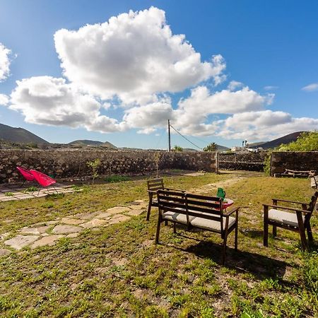 Casa "Entre Vinedos" En Masdache Βίλα Tías Εξωτερικό φωτογραφία